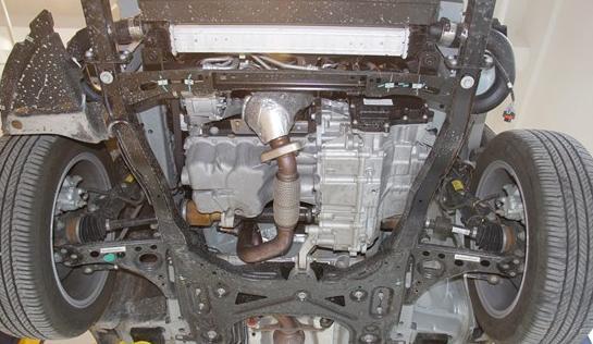 安全/用料各具    昂科拉采用全框式副车架结构,强度优于元宝梁结构