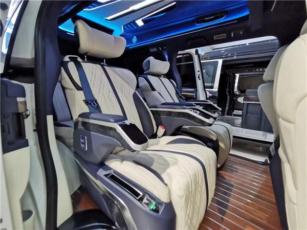 广汽传祺gm8火了高顶极夜之光定制版