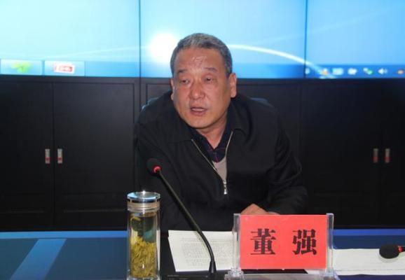 董强结合吴起县实际,着重就推动六中全会精神落地生根,提出了四点意见