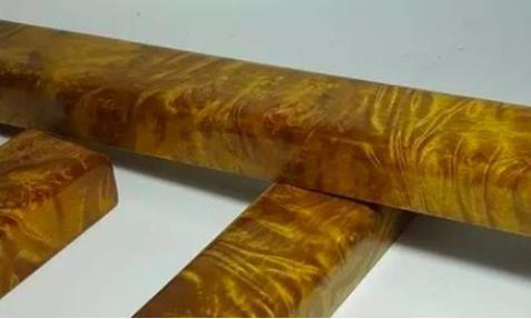 湖北一困难户家住价值8亿金丝楠木老房子儿子却穷到打光棍