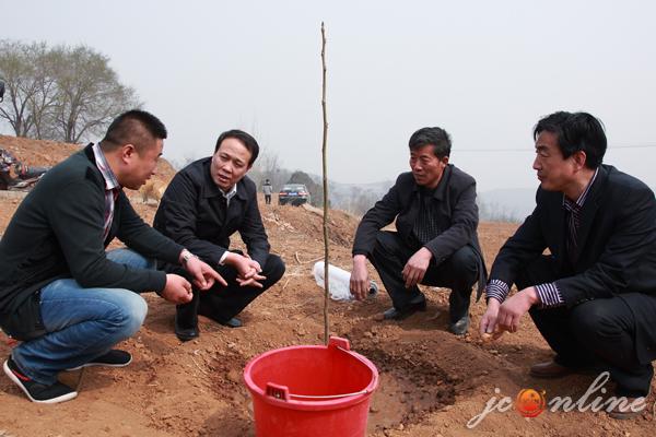 刘润民在沁水县端氏镇下沟村下乡住村