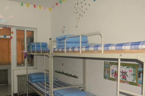 重庆铁路运输技师学院宿舍条件,食堂环境