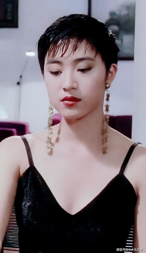 原创短发干练都市丽人港姐陈法蓉遇人不淑,终身未嫁,沉迷搞事业