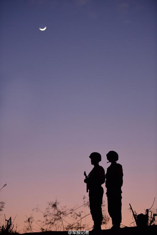 那些军人站岗的镜头,有感动到你吗?