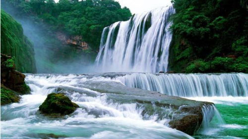 贵州十大旅游景点 1,黄果树大瀑布