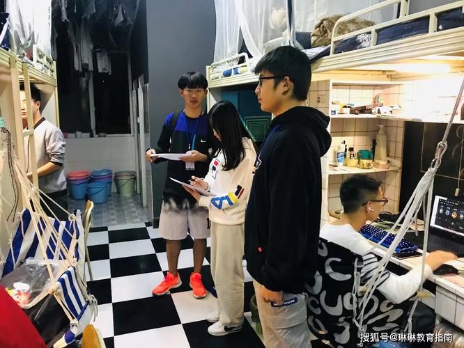为什么现在越来越多的大学生进入大学之后就会被令人唾弃的官僚之风