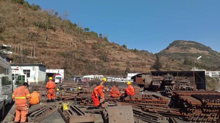 贵州安龙煤矿事故致14人死亡2人被困