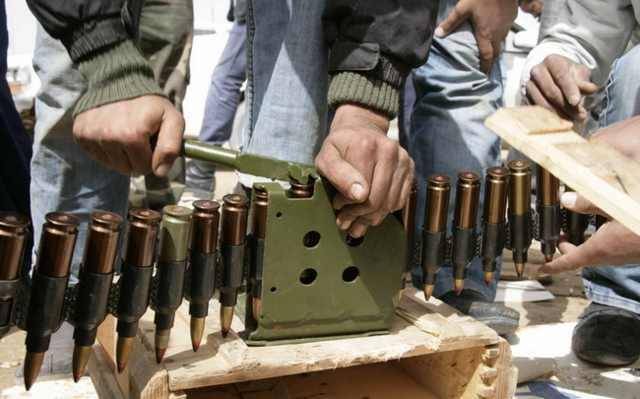 图来源网络 高射机枪的子弹很大,弹链可以看到闭式链节中枪弹都是从