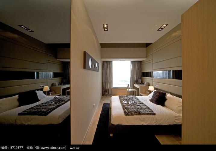 窄长户型卧室装修图片