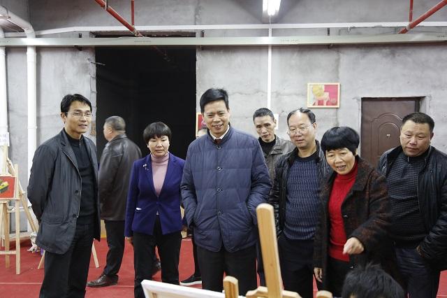 章瑞进到双溪残疾人艺术教育中心调研