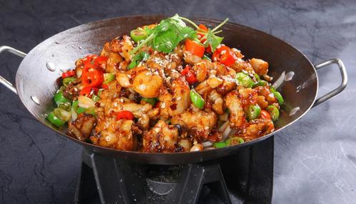 吃货没有青蛙王子,只有干锅牛蛙!鲜美滑嫩口感独特,好吃到爆炸