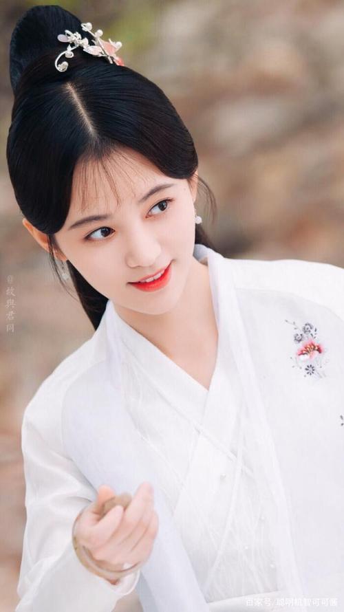 百年一遇的绝世美女:猜猜她是谁?仙气飘飘,清纯可爱气质美少女