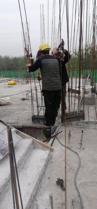 6号楼七层柱钢筋电渣压力焊