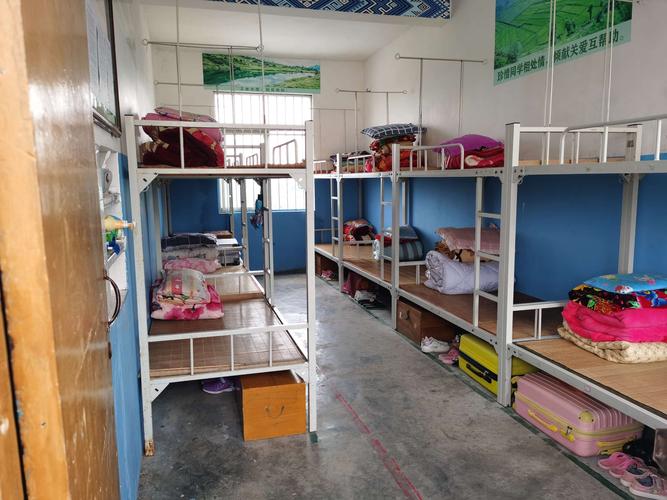 梁新小学宿舍一景