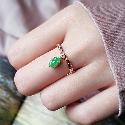 天然a货玉戒指翡翠飘阳绿招财貔貅戒指女18k金镶嵌戒面金蟾指环