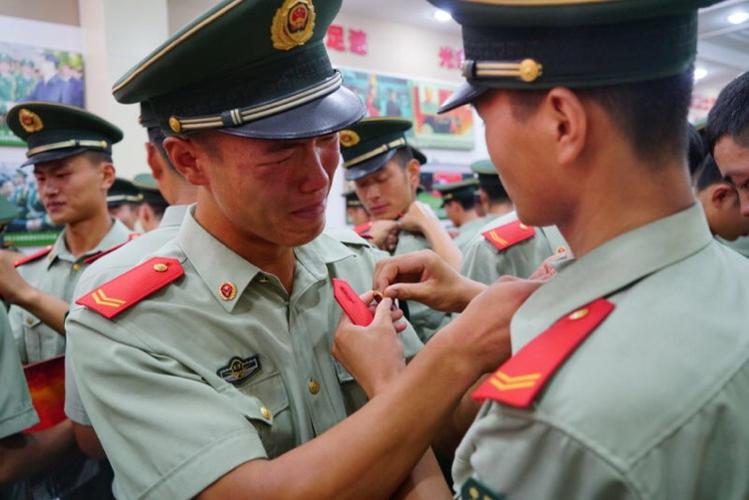 天安门国旗护卫队老兵退伍摘衔仪式