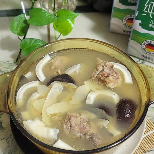 海底椰排骨汤清甜滋润的秋季汤品