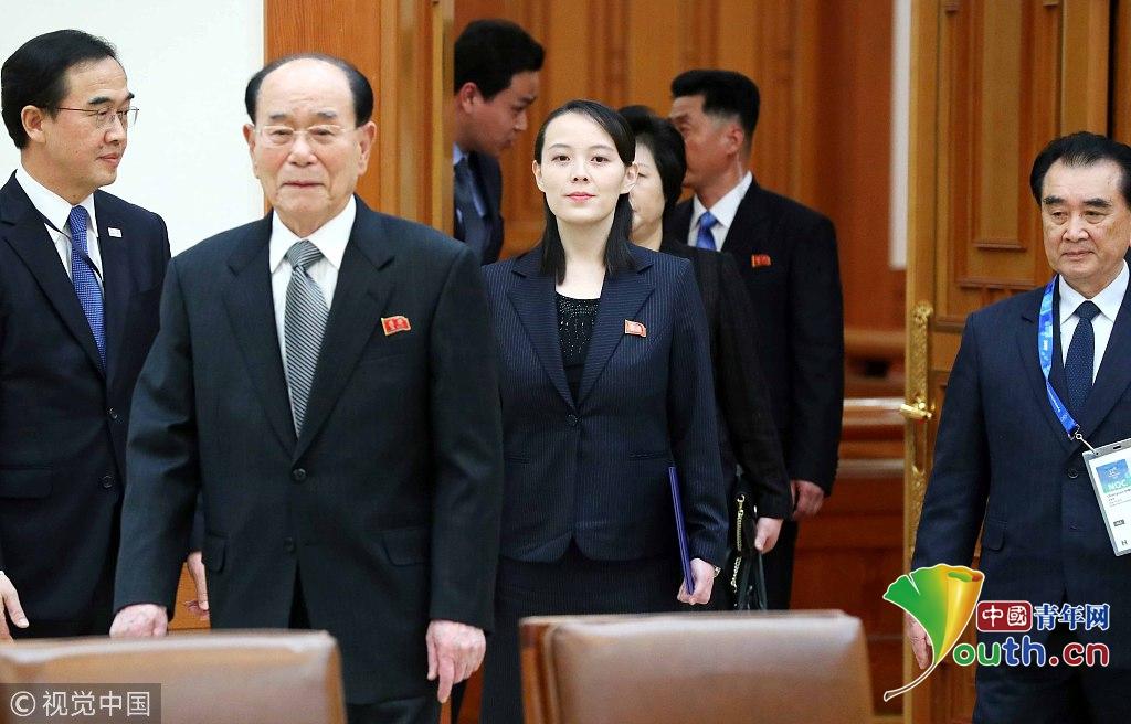 韩总统文在寅会见朝鲜最高人民会议常任委员会委员长金永南