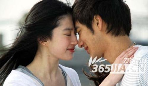 王力宏夺刘亦菲银幕初吻(图)