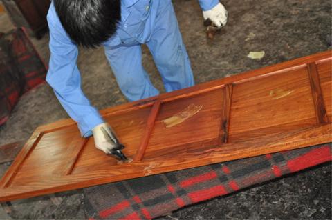 展开全部 生漆工艺是中国传统家具工艺中对木质家具进行保养与美化