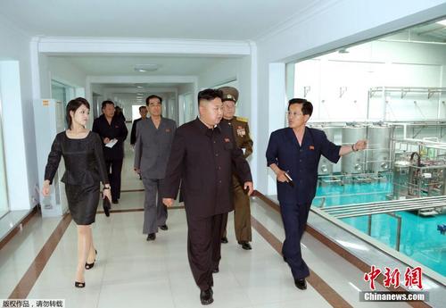 金正恩携夫人李雪主视察果木农场 (1/4)