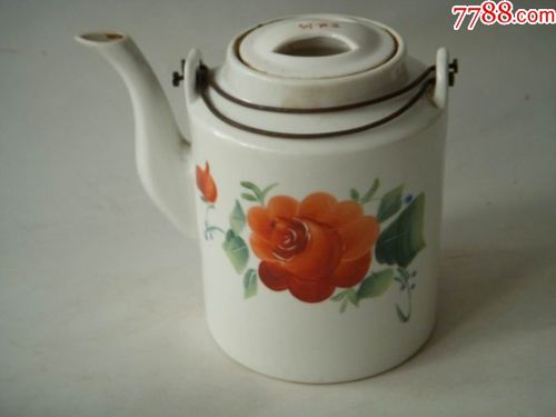 手绘花直筒白瓷茶壶提把盖印东方红三字文革6070年代怀旧真品老货