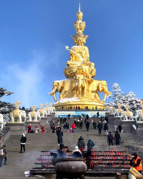 成都 峨眉山 乐山4日3晚跟团游·首尾自由2天 · 春熙路优选酒店