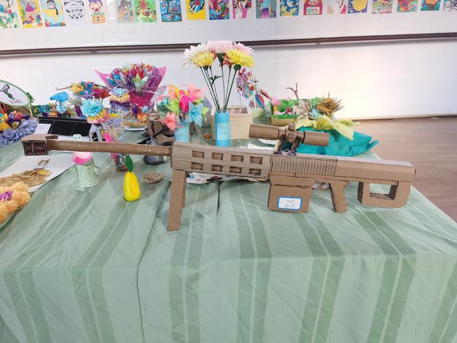 保山第九中学第18届文体艺术节剪影之书画手工作品大赛