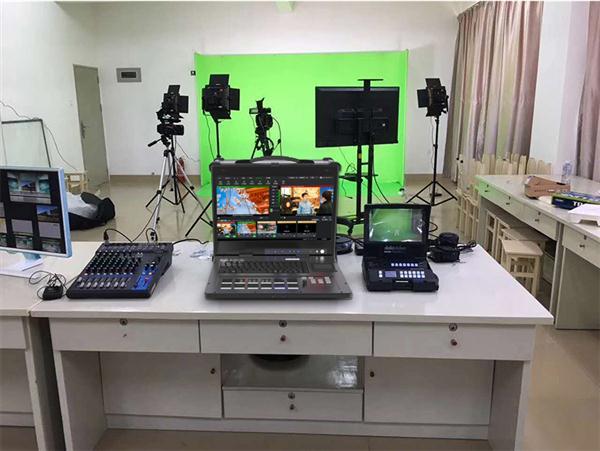 校园电视台精品课堂直播间布置 中影星河供应