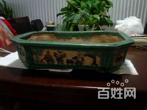 罕见古代花盆一对