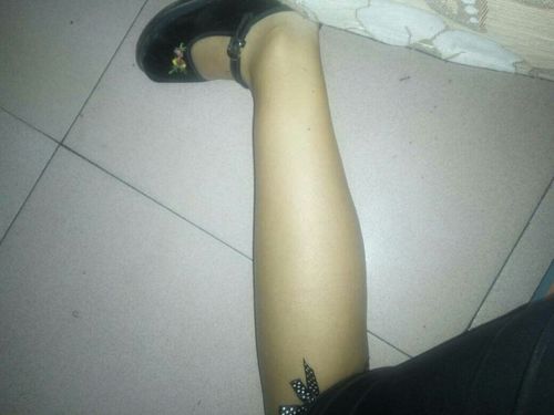 姑娘才11岁 五年级小学生小腿和大腿就这么粗