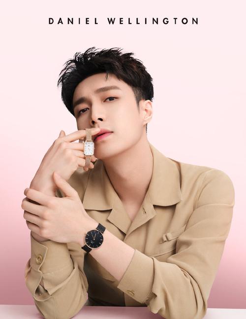 exo新闻210506dw代言人张艺兴最新宣传画报上线快来get专属惊喜吧