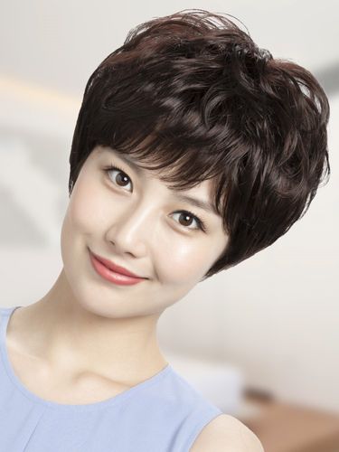 2021年潮流短发女,2021抖音最火发型 假发女短发真人发丝齐刘海中老年妈妈2021新款流行