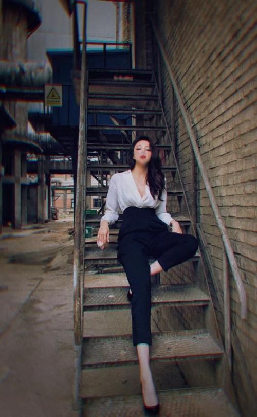 《枕上书》姬蘅刘玥霏,私服品味让人想不到,干净清爽