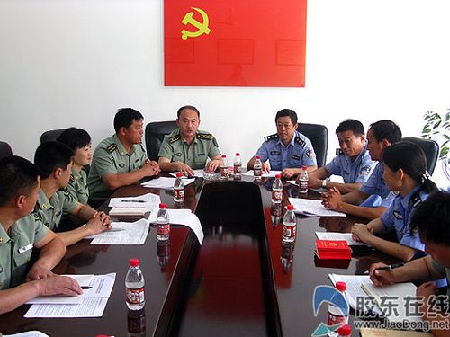 市交警与警备区携手 确保交通安全有序畅通(图) 时政要闻 烟台新闻网
