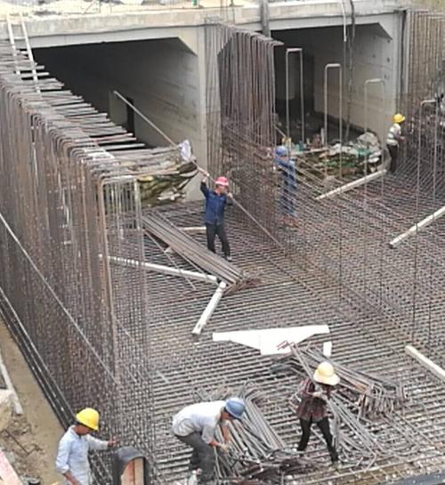 二号箱涵底板钢筋绑扎