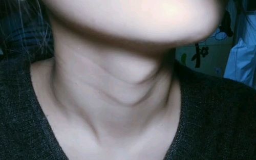 【喉结控福利】女生的喉结,喝水吞水的声音,咽口水的声音