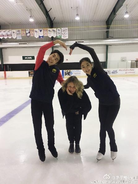 李子君晒"湿身"照 与金博洋搞怪合影