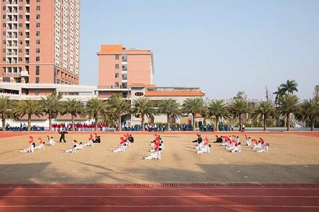 东江广雅学校首届"健与美"主题体育艺术节暨第三届田径运动会开幕