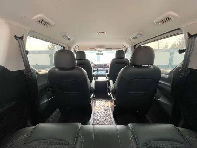 上汽大通g10带蓝牌中肯详细评测进行中