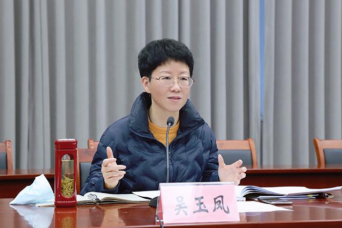 吴玉凤参加富春街道领导班子民主生活会