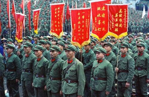 自卫反击战英雄外传:4个人,1条腿,3双眼,英雄决战岂止