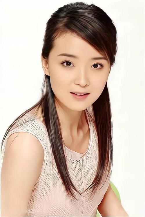 王艳(rebecca),1974年2月11日出生于山东省青岛市,中国内地影视女演员