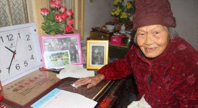阴阳相隔,73年后老兵再见丈夫,一眼认出后泪流满面_周秀莲_杨平_革命