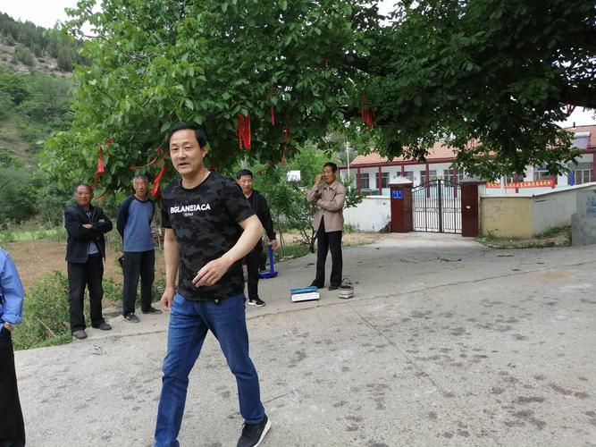 5.27在五井镇腰庄村活动