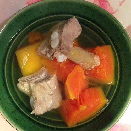 木瓜炖排骨汤