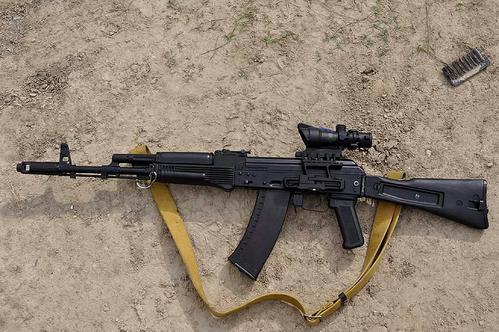 ak-74也被俄方最新研制的ak-12突击步枪所取代