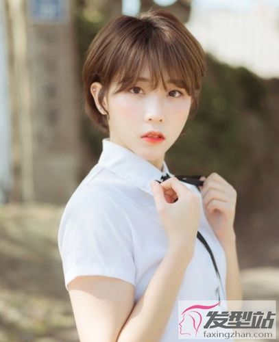 女生简约短发发型怎么剪最流行短发满屏文艺风