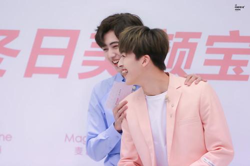 我一见你就笑(何洛洛焉栩嘉)