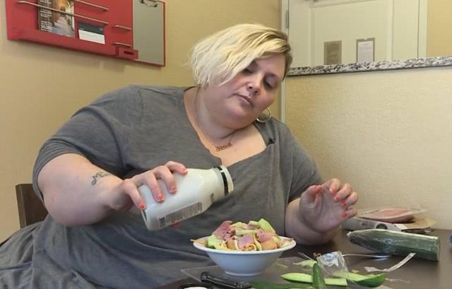 世界上最胖的女人之一,体重达到750斤,生活中却有很多追随者!